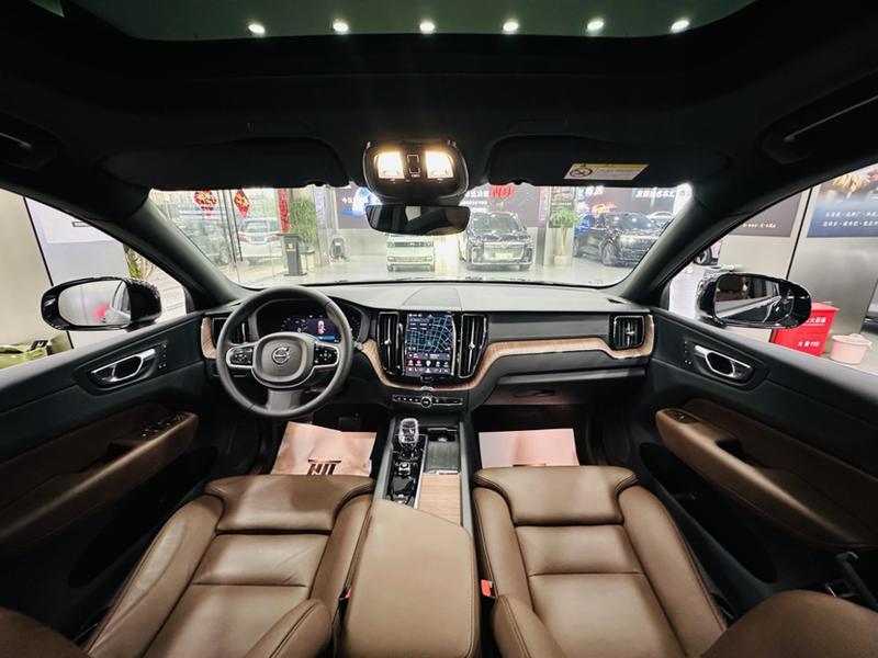 Volvo XC60, 2024 — фото 8 из 12