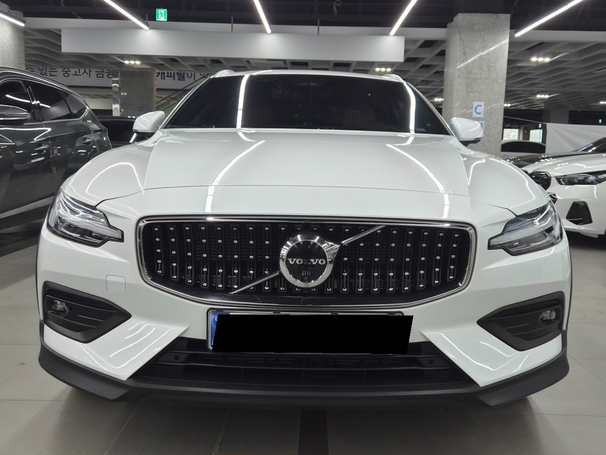 Volvo V60, 2022 — купить в Самаре под ключ