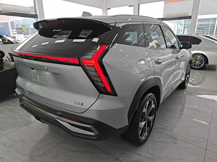 Geely Atlas L, 2024 — фото 7 из 9