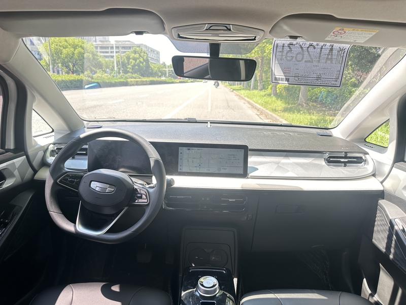 Geely Geometry E Firefly, 2022 — фото 8 из 12