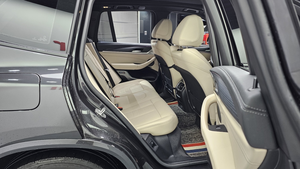BMW iX3, 2023 — фото 12 из 12