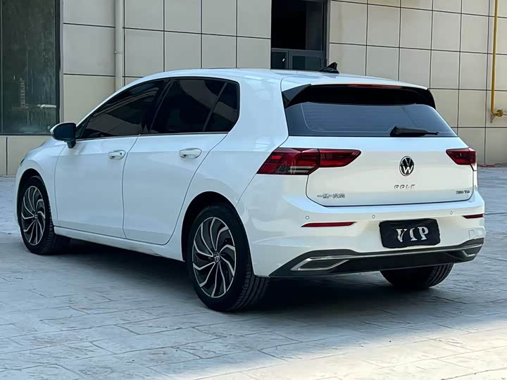 Volkswagen Golf, 2023 — фото 9 из 9
