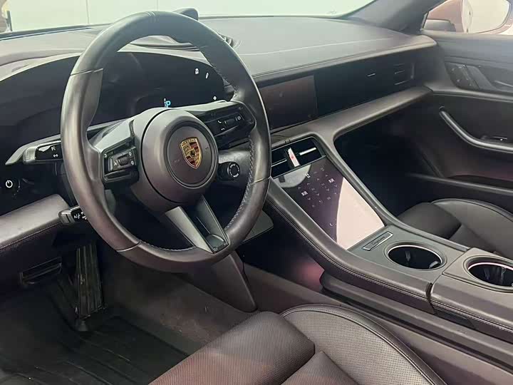 Porsche Taycan, 2021 — фото 6 из 9