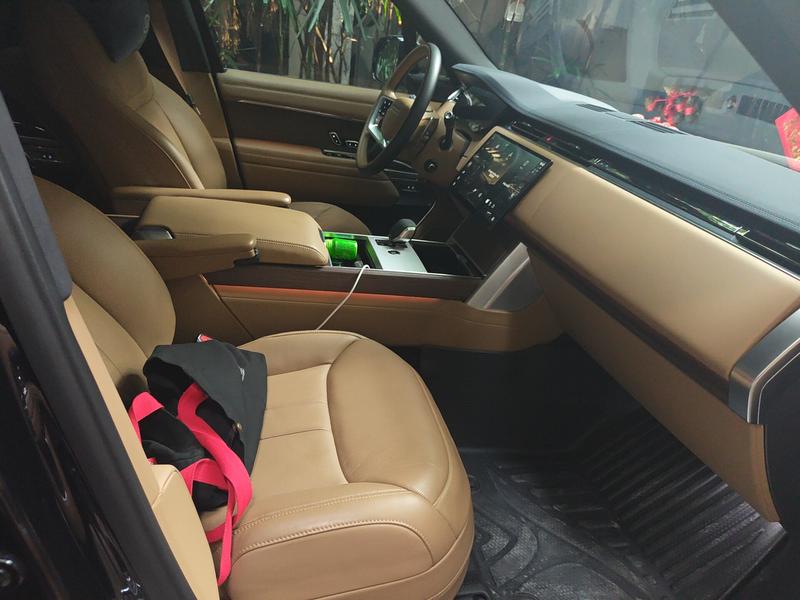 Land Rover Range Rover, 2024 — фото 8 из 12