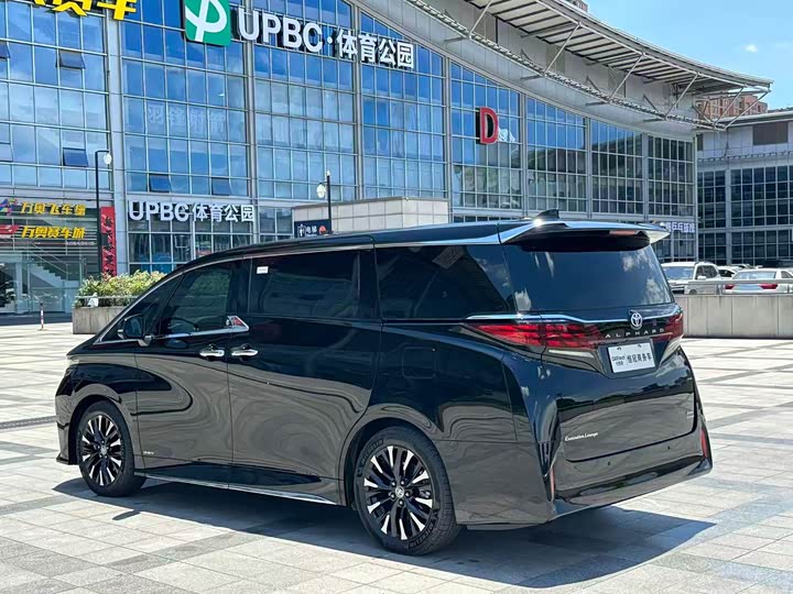 Toyota Alphard, 2025 — фото 5 из 9