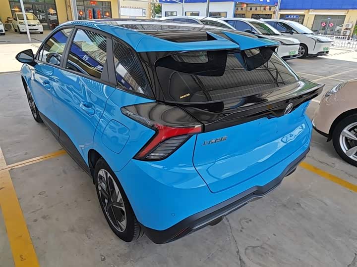 MG Motor 4 EV, 2023 — фото 5 из 9