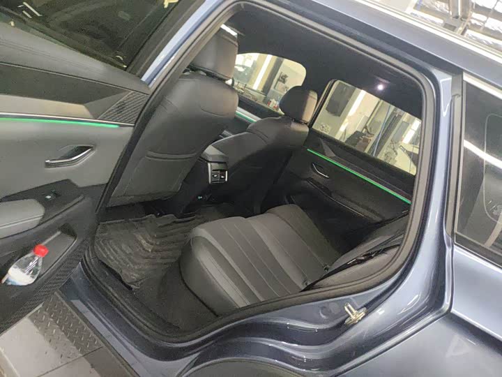 BYD Song Pro Hybrid, 2024 — фото 6 из 9