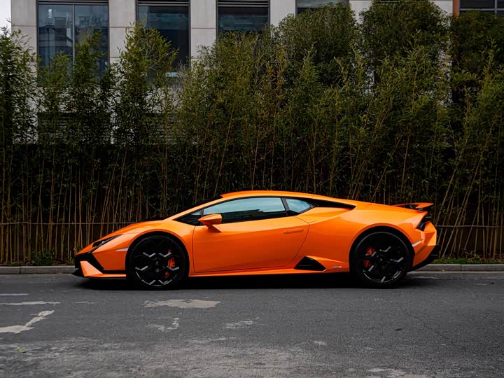 Lamborghini Huracán, 2025 — фото 7 из 9