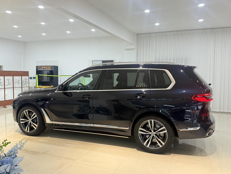 BMW X7, 2022 — фото 3 из 12