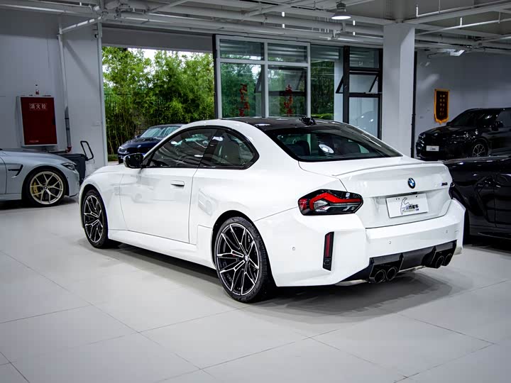 BMW M2, 2025 — фото 6 из 9