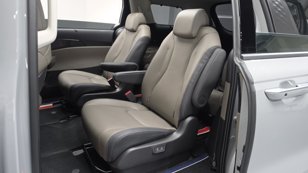 Kia Carnival, 2025 — фото 11 из 12