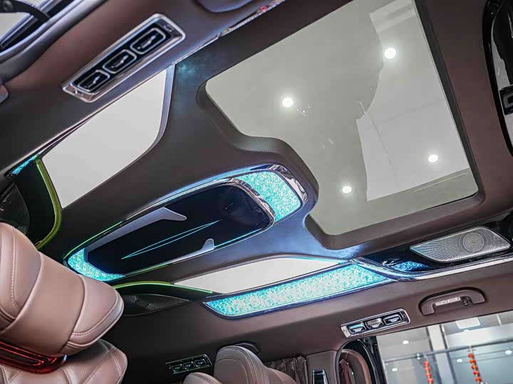 Mercedes-Benz V-Class, 2026 — фото 8 из 9