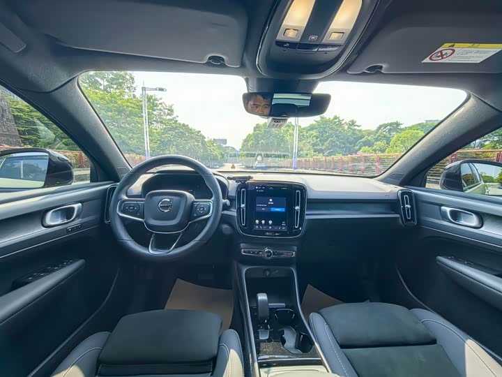 Volvo C40, 2024 — фото 6 из 9