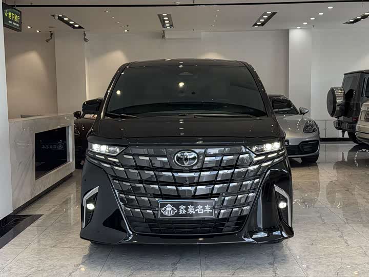 Toyota Alphard, 2024 — фото 2 из 9