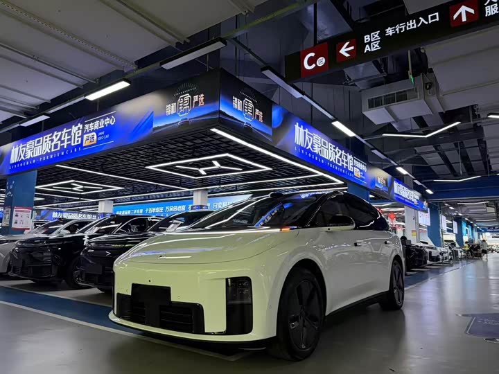 LiXiang i8, 2025 — купить в Белгороде под ключ