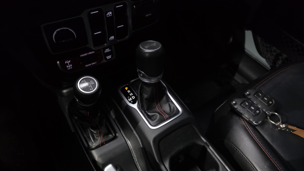 Jeep Wrangler, 2023 — фото 8 из 12