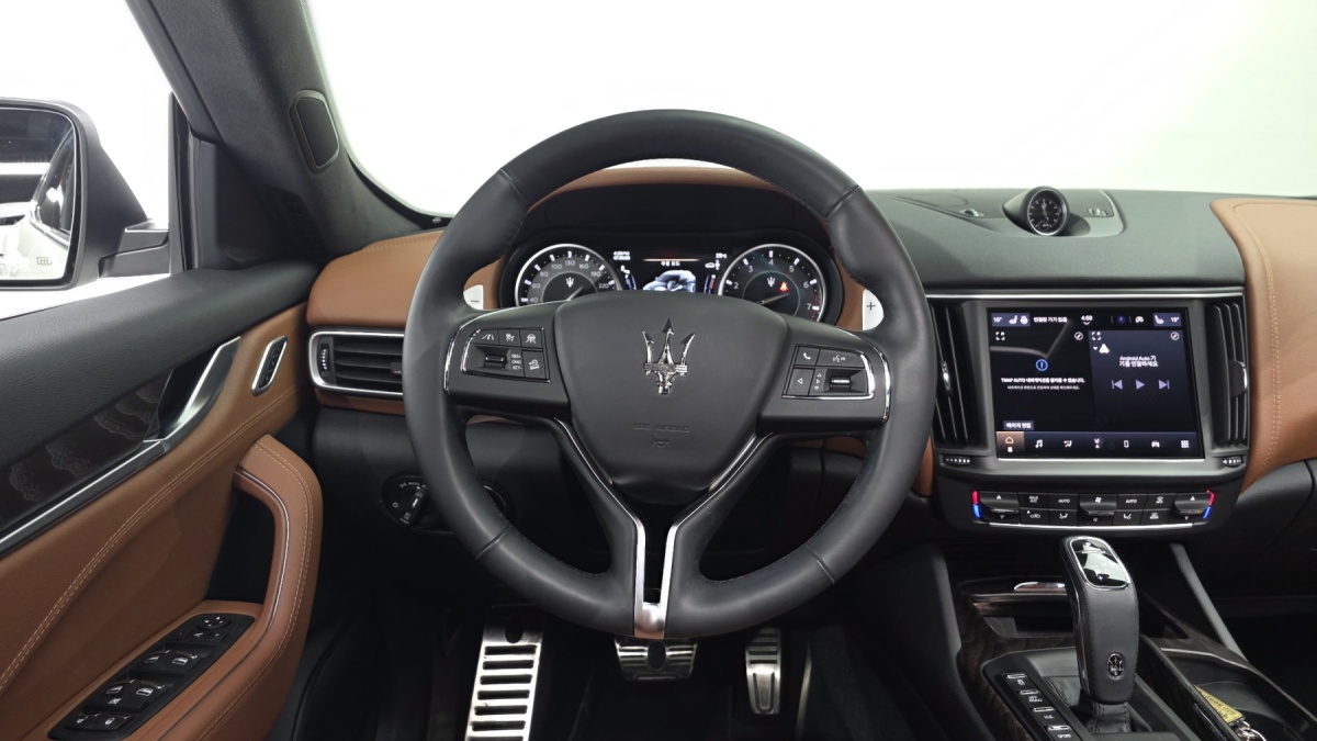 Maserati Levante, 2022 — фото 11 из 12