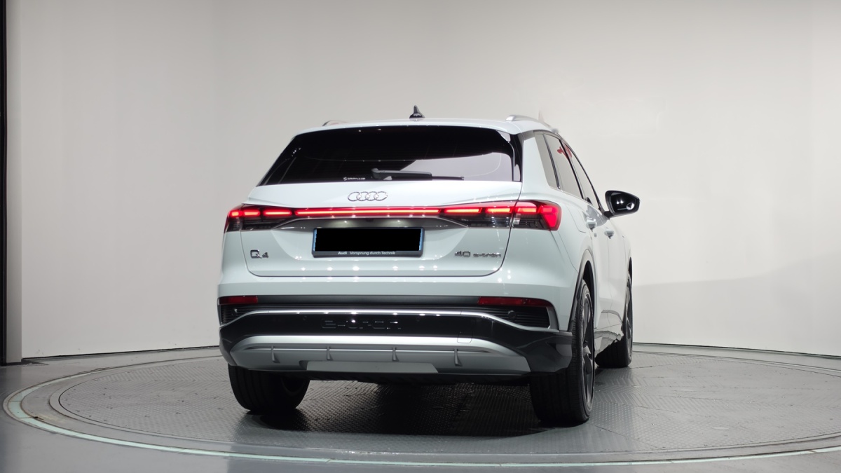 Audi Q4 e-tron, 2022 — фото 4 из 12