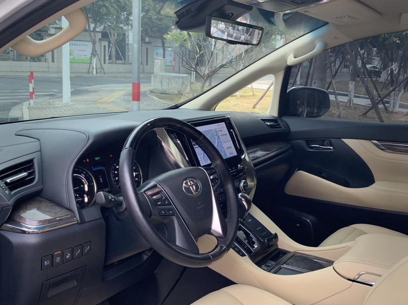 Toyota Alphard, 2021 — фото 6 из 11