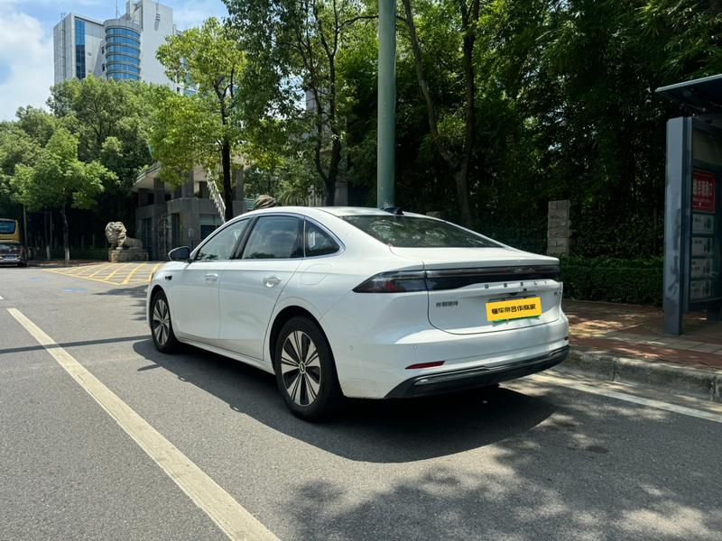 Geely Galaxy A7, 2025 — фото 4 из 11