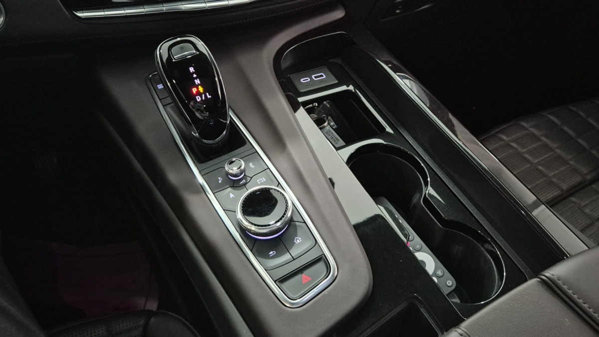 Cadillac Escalade, 2023 — фото 8 из 12