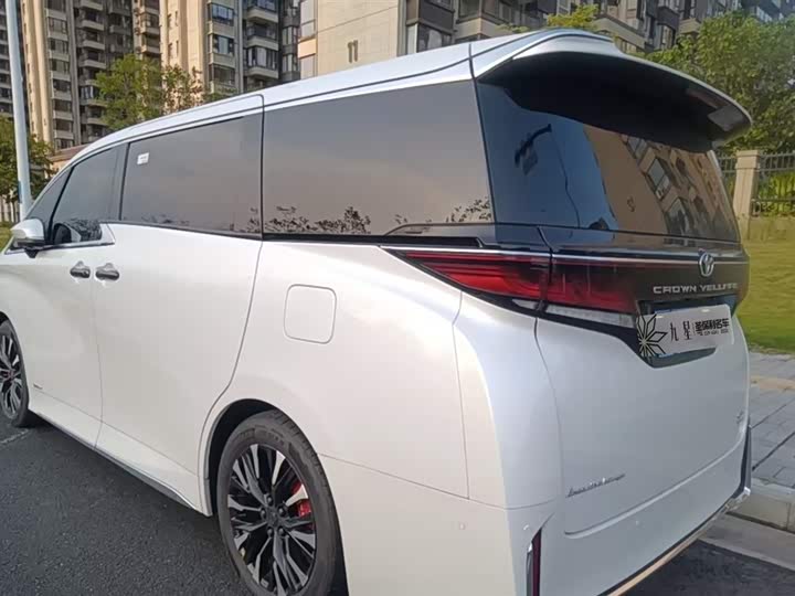 Toyota Vellfire, 2025 — фото 2 из 7