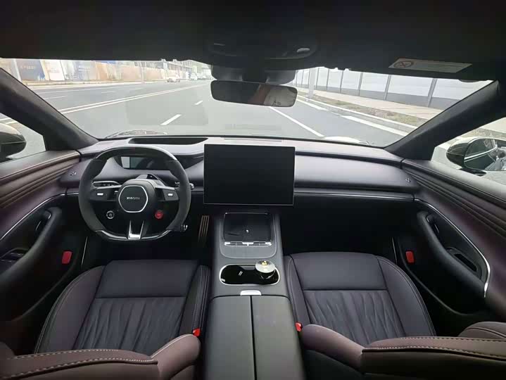 Xiaomi SU7, 2026 — фото 5 из 7