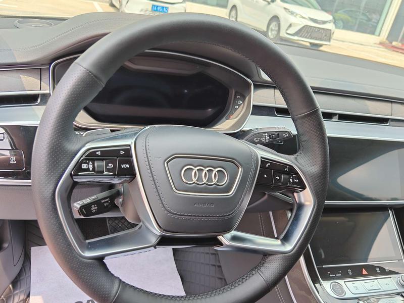 Audi A8, 2023 — фото 10 из 12