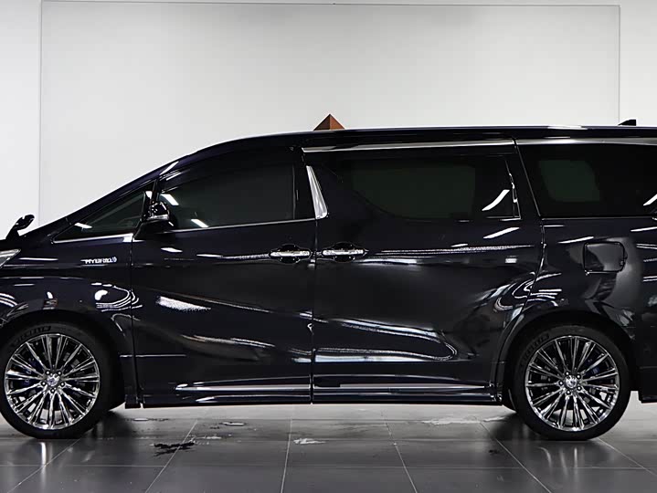 Toyota Vellfire, 2021 — фото 7 из 9