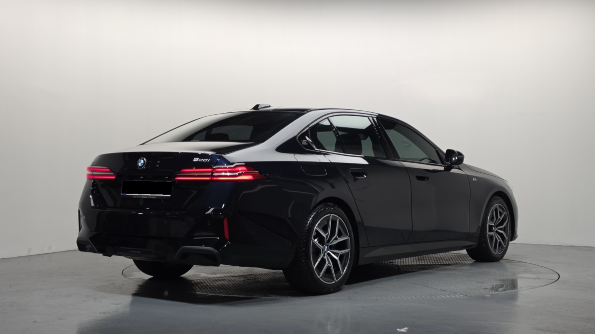 BMW 5 Series, 2025 — фото 2 из 12