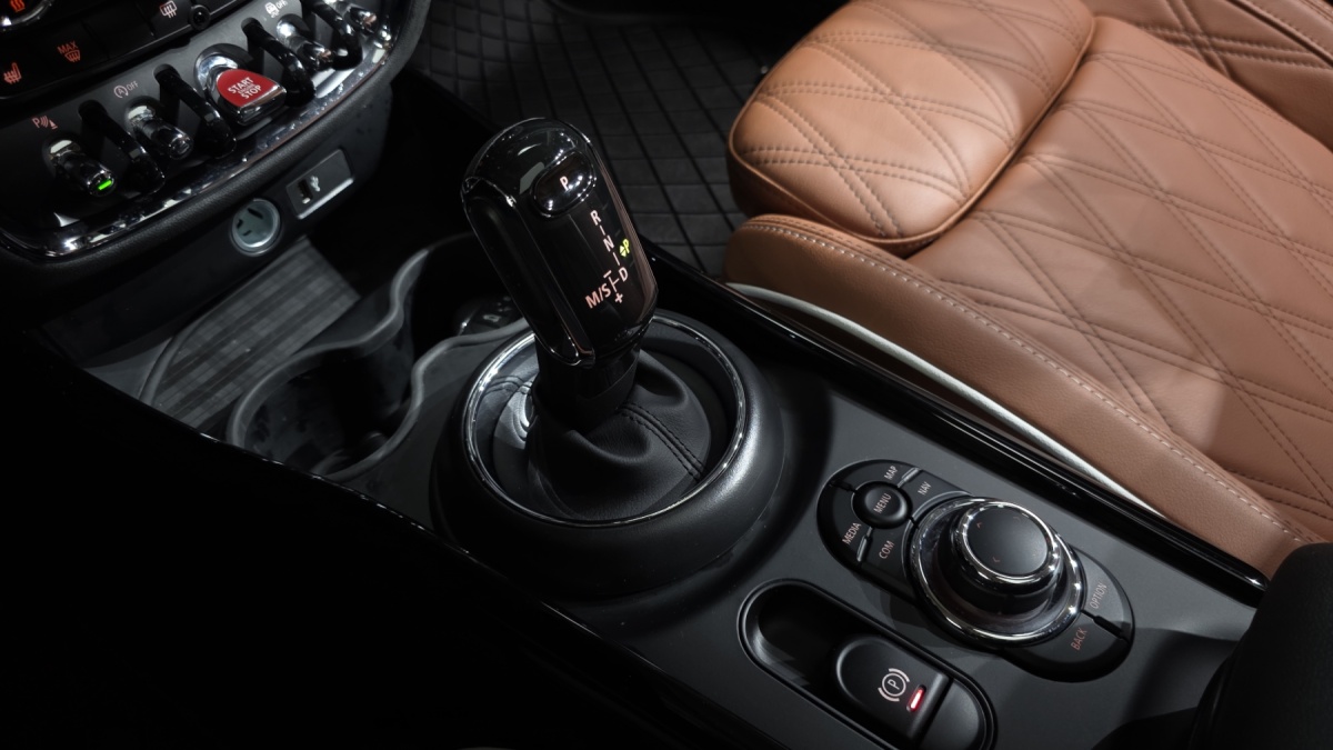 Mini Clubman, 2023 — фото 8 из 12