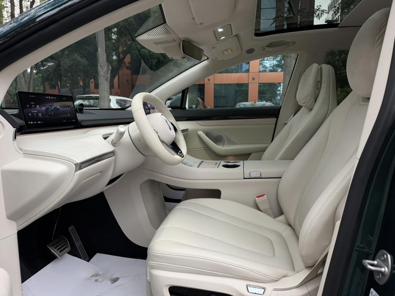 Luxeed R7, 2025 — фото 11 из 12