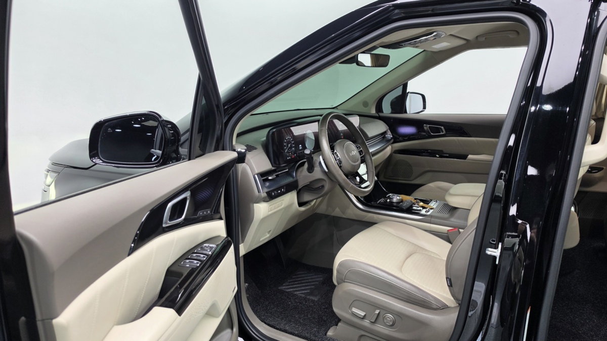 Kia Carnival, 2023 — фото 10 из 12