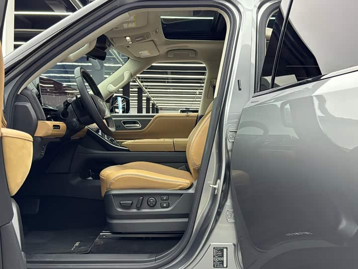 Infiniti QX80, 2025 — фото 8 из 9