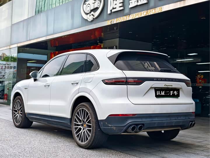 Porsche Cayenne Hybrid, 2022 — фото 2 из 9