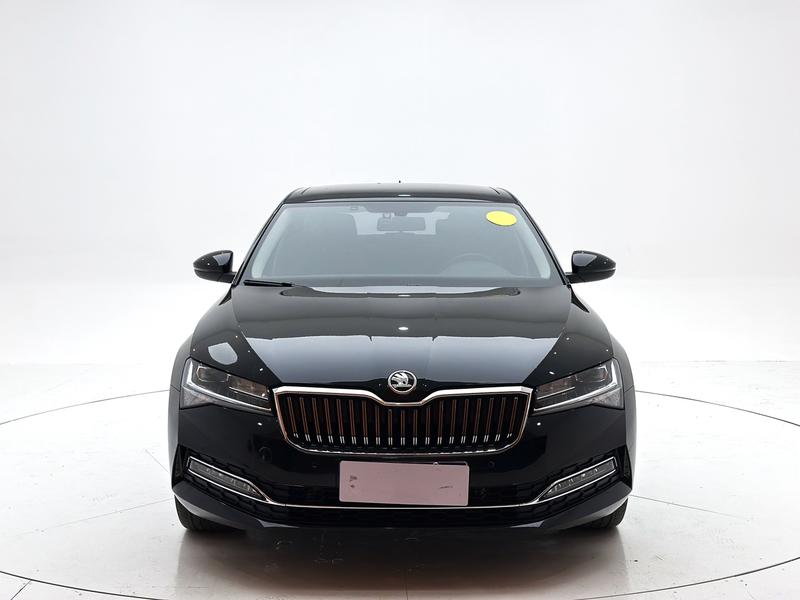 Skoda Superb, 2023 — фото 2 из 12