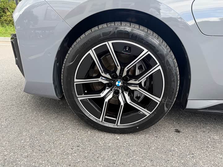 BMW i7, 2023 — фото 5 из 9