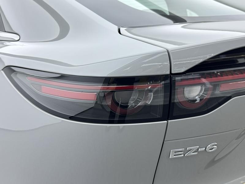 Mazda EZ-6, 2026 — фото 10 из 12