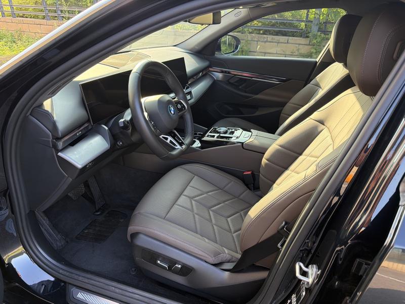 BMW i5, 2025 — фото 10 из 12