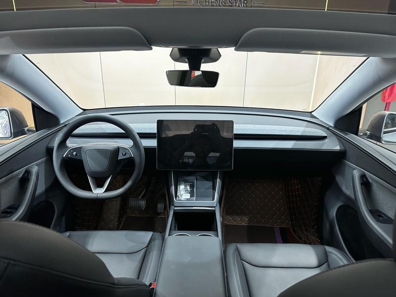 Tesla Model Y, 2025 — фото 8 из 12