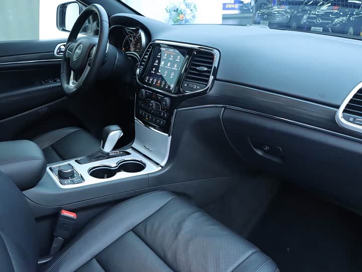 Jeep Grand Cherokee, 2022 — фото 9 из 9