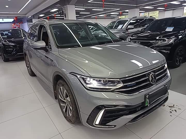 Volkswagen Tiguan L Hybrid, 2022 — фото 4 из 9