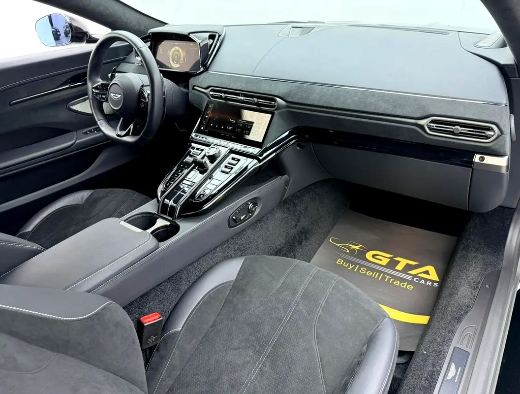 Aston Martin Vantage, 2025 — фото 10 из 10