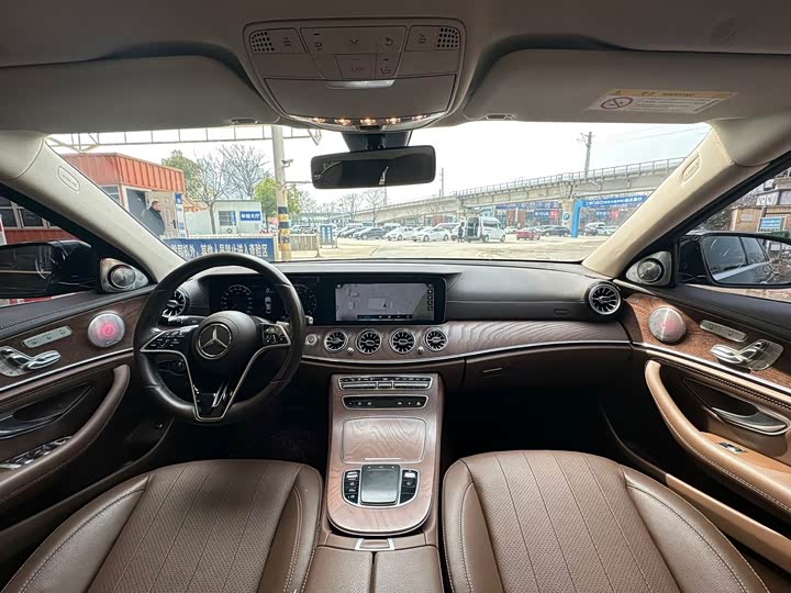 Mercedes-Benz E-Class, 2023 — фото 5 из 9
