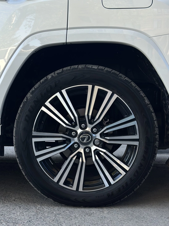 Lexus LX, 2025 — фото 10 из 11