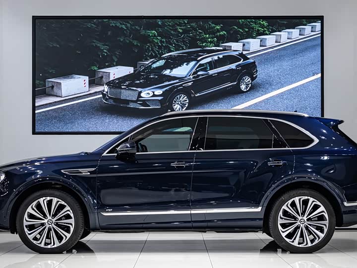 Bentley Bentayga, 2022 — фото 4 из 9