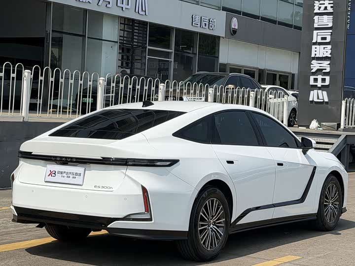 Lexus ES, 2026 — фото 7 из 9