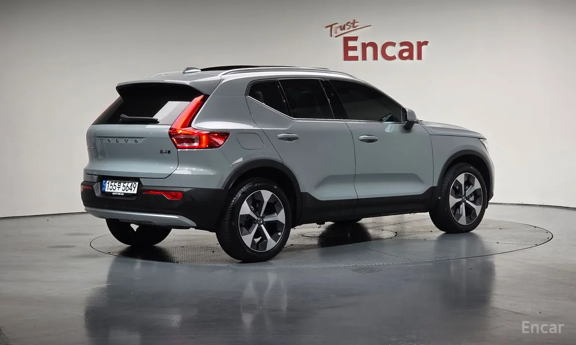 Volvo XC40, 2024 — фото 2 из 12