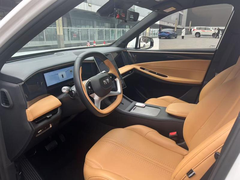 Geely Galaxy L7, 2023 — фото 8 из 10