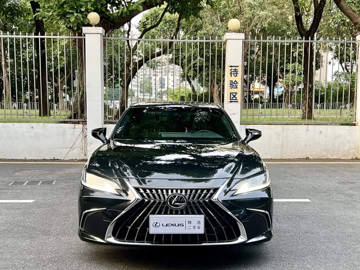 Lexus ES, 2023 — фото 2 из 9